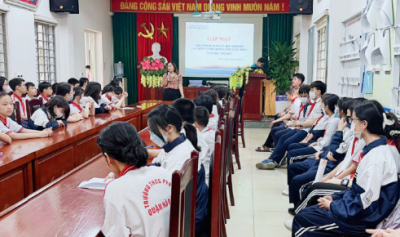 BGH trường THCS Phú La gặp mặt đội tuyển trước k?thi giao lưu HSG khối 6,7,8 cấp Quận.